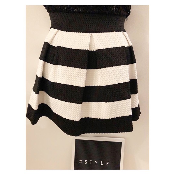 Black and White Skirt - Picture 3 of 4